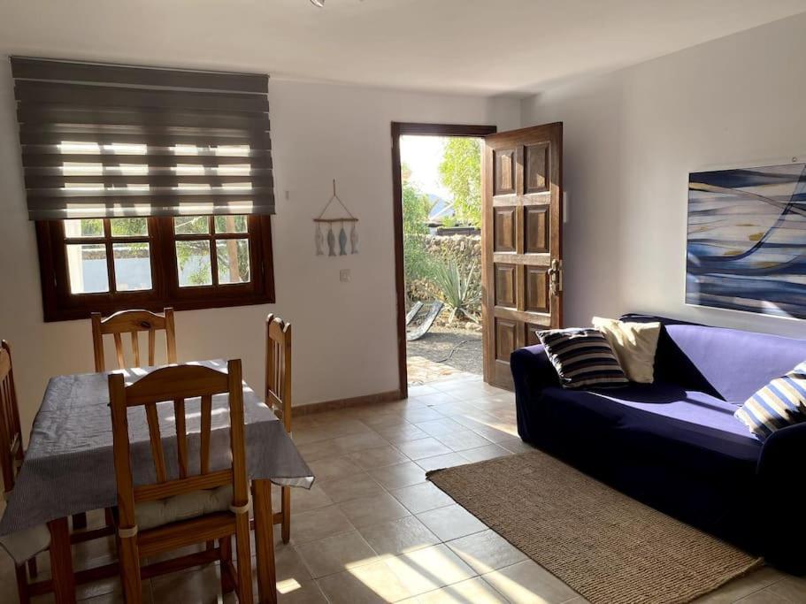 Orange House, Surf&Yoga Lajares 빌라 외부 사진